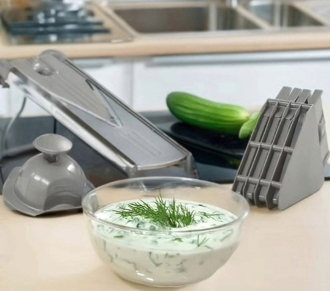 Dip Refrescante de Pepino y Yogur con Eneldo – ¡Rápido y perfecto para la parrillada!