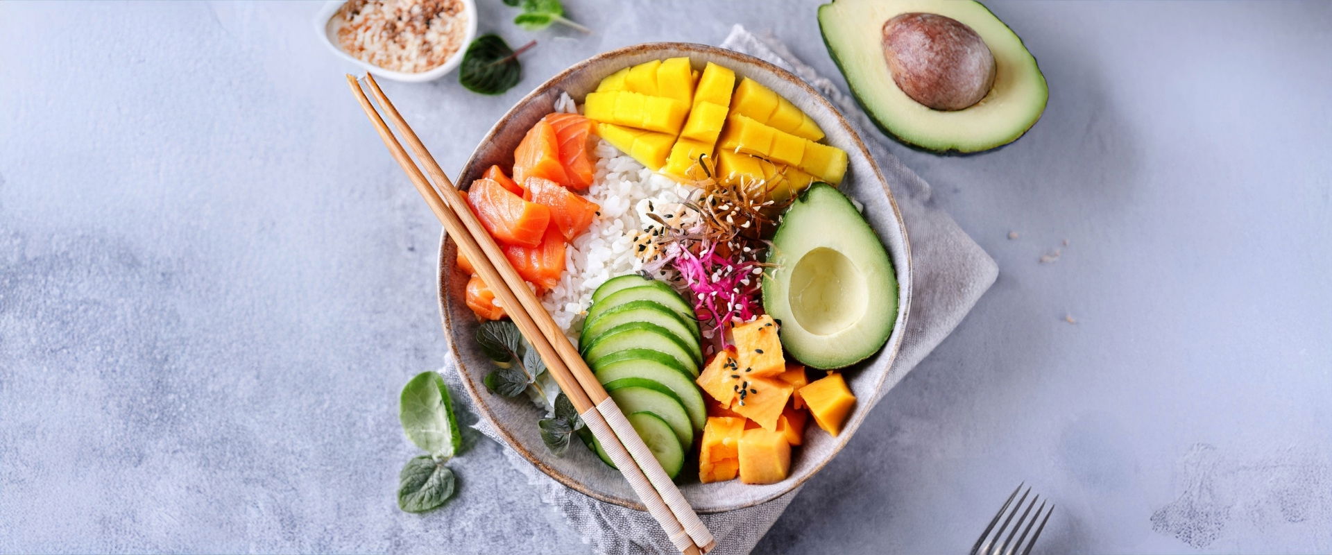 sommerliche-lachs-poke-bowl-teaser
