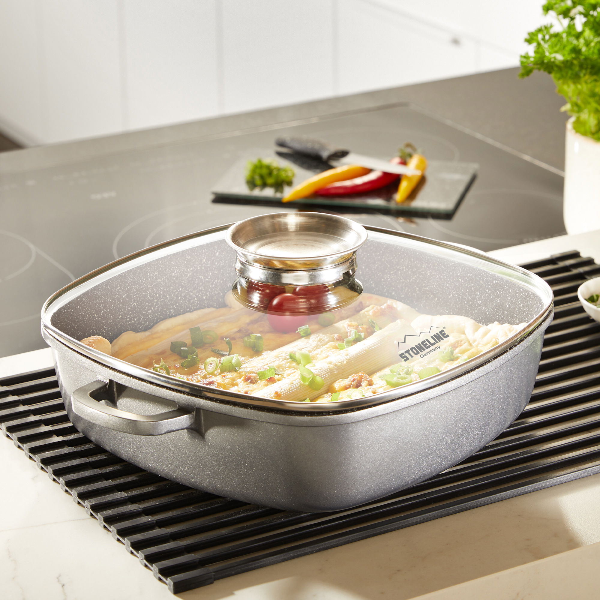 Square Serving Pan 32 cm | with Lid