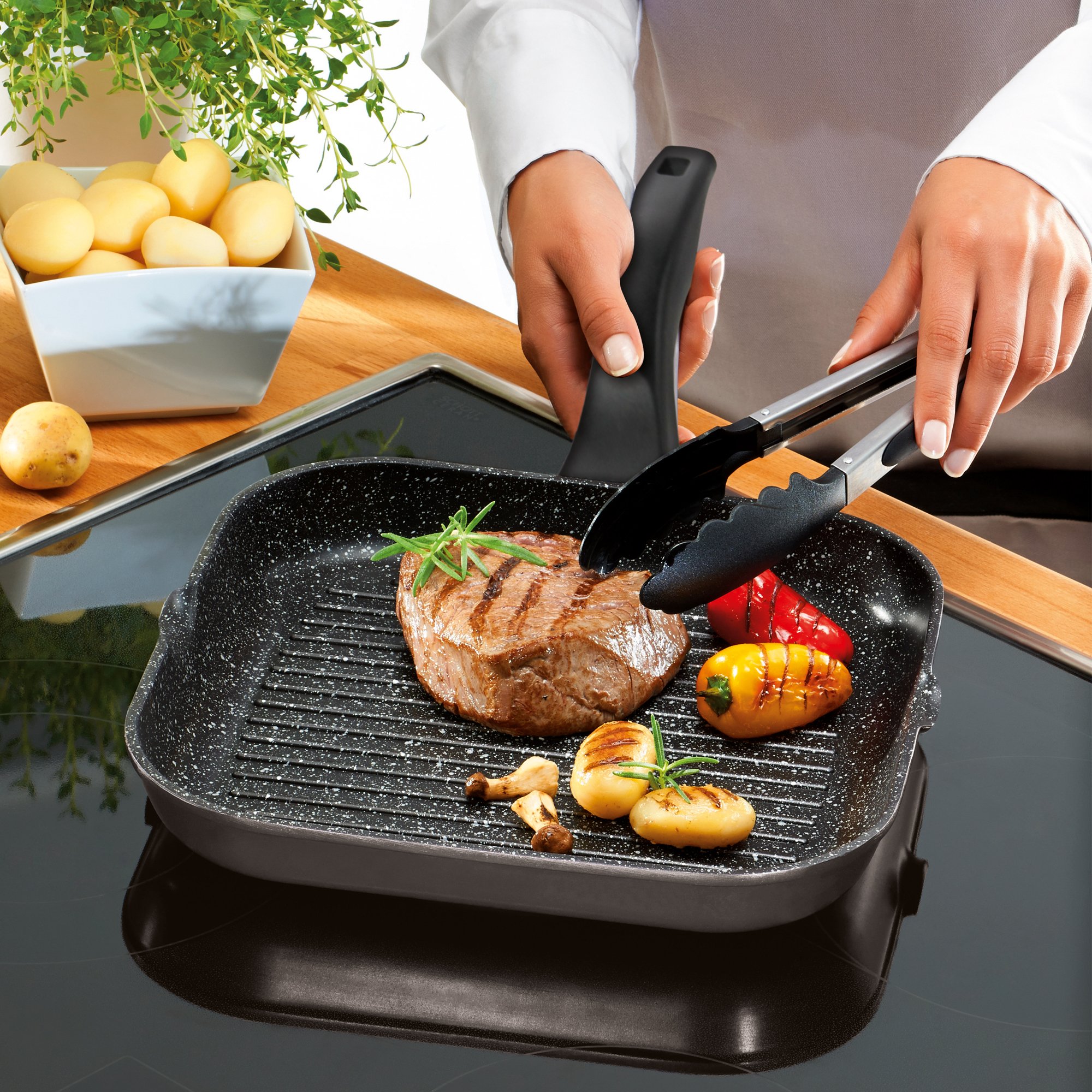 STONELINE® Grill pan 28 x 28 cm, with 2 spouts, Made in Germany