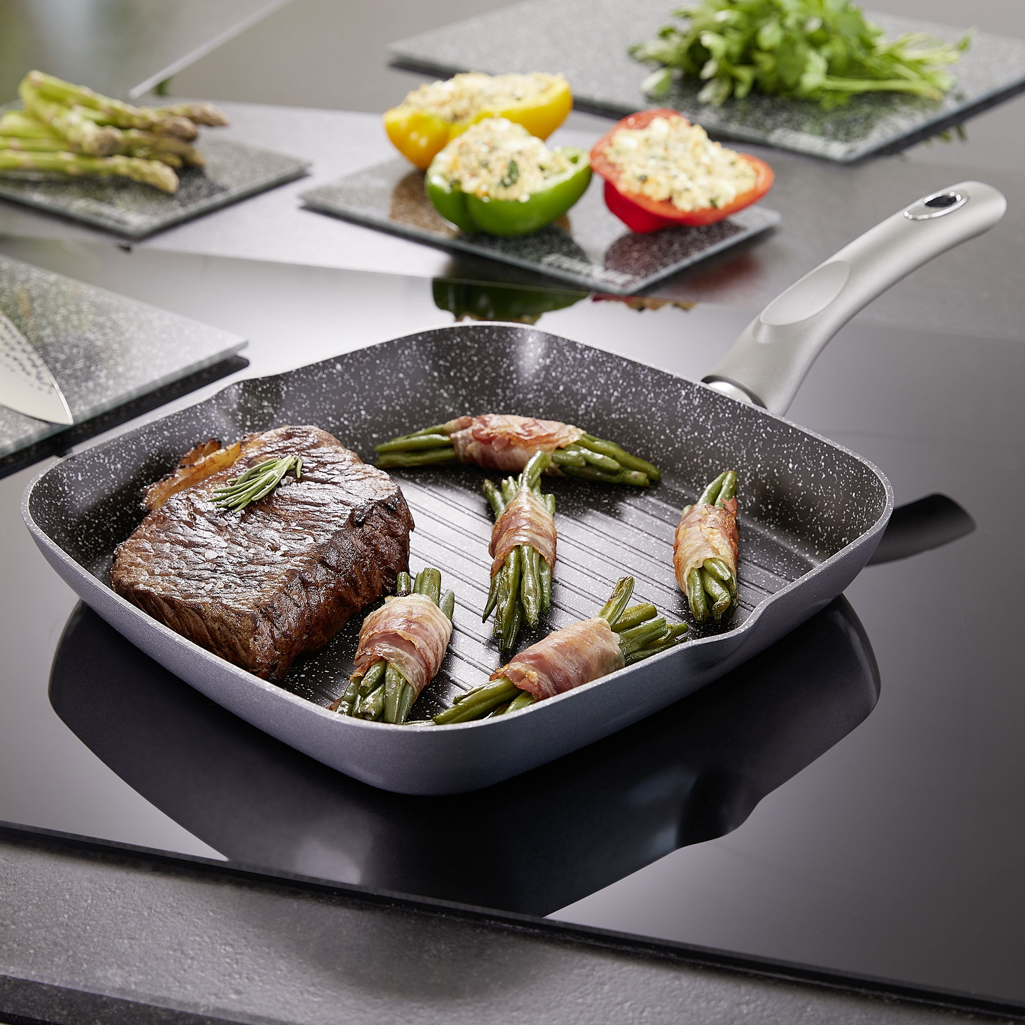 STONELINE® Gourmundo Grillpfanne 28 x 28 cm, mit 2 Ausgüssen, Induktion und backofengeeignet